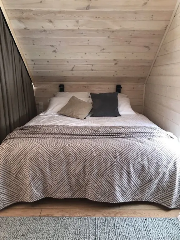 Уютный дом в стиле Барнхаус с чаном у леса, у нас есть баня.