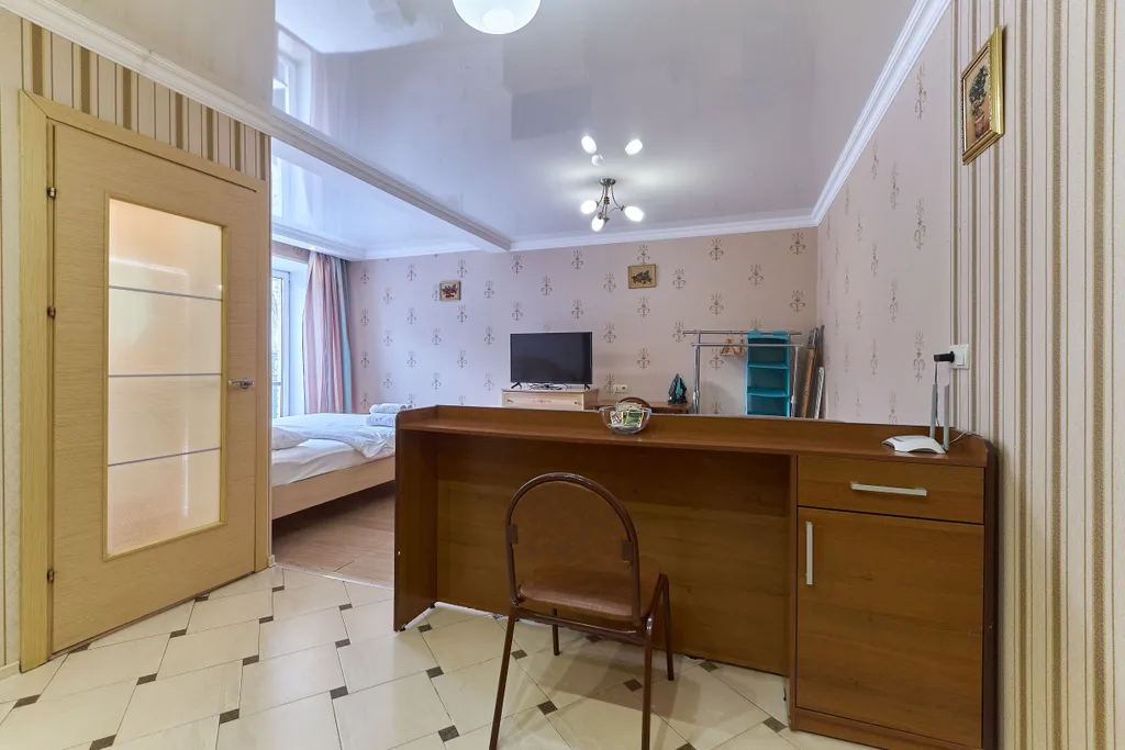 Студия с большой ванной в тихом районе у центра