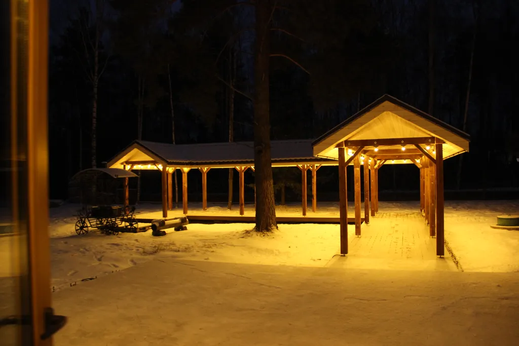 Новогодний дом в лесу