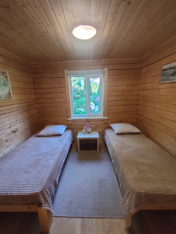 Дом на самом берегу озера селигер