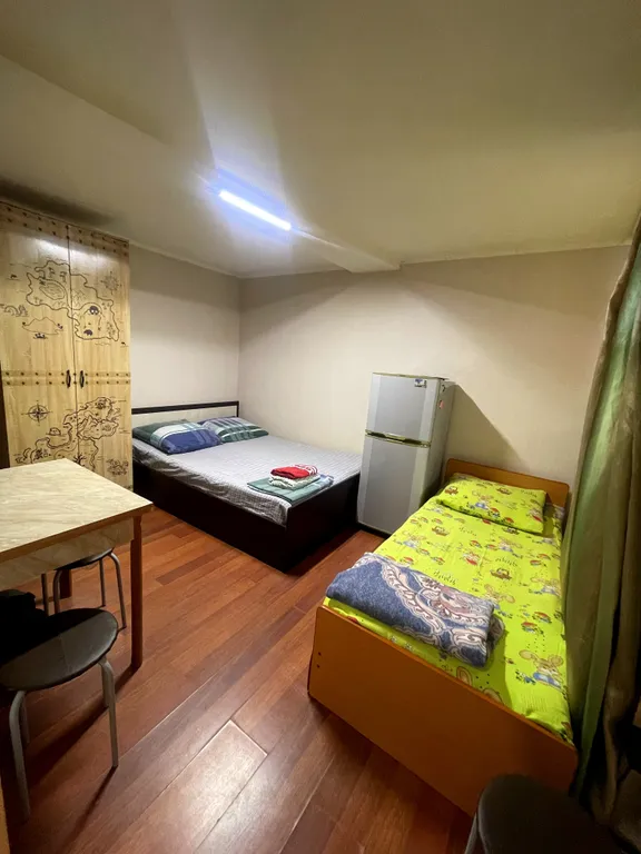 Квартира Отдельные апартаменты с парковкой и всеми удобствами — Ейск