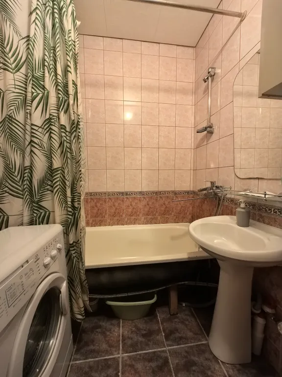 Счастливая матрешка с камином у вокзала Исакогорка