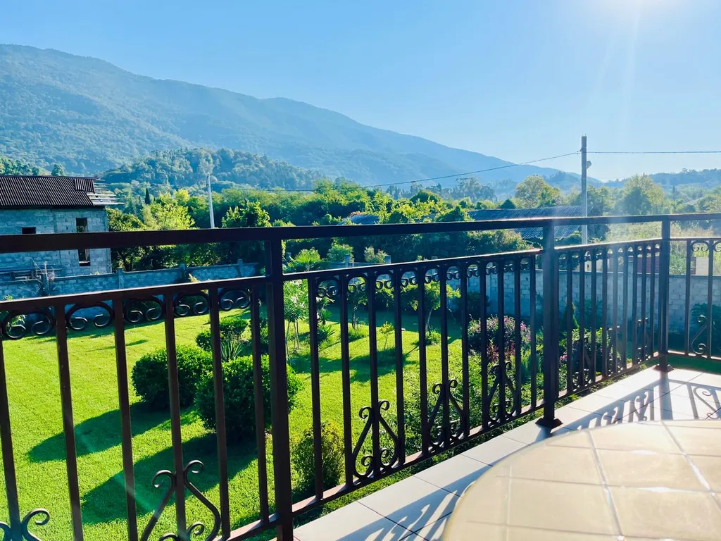 Квартира Квартира Гостевой дом "Витторио" с панорамным видом на горы — Гагра