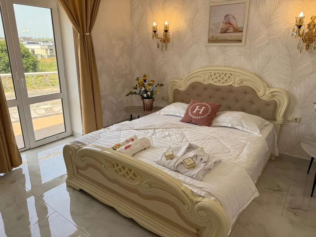 Шикарный особняк с бассейном