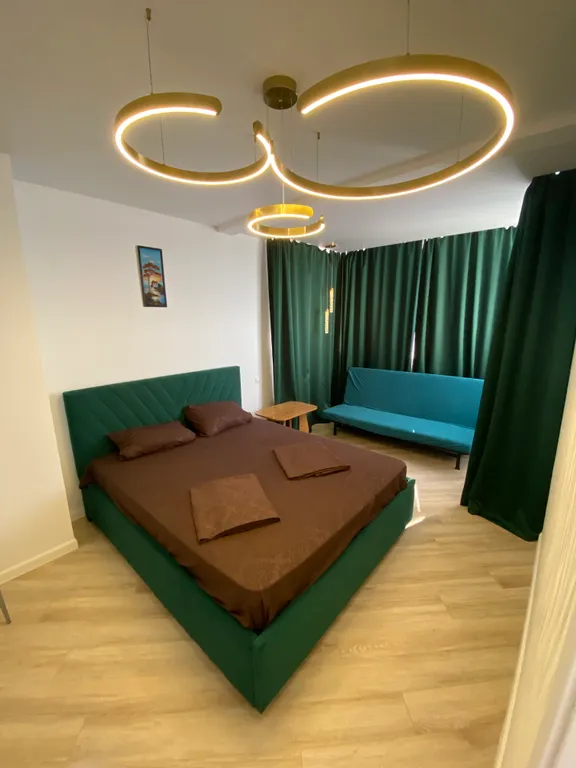 Дизайнерская евродвушка с парящей кроватью