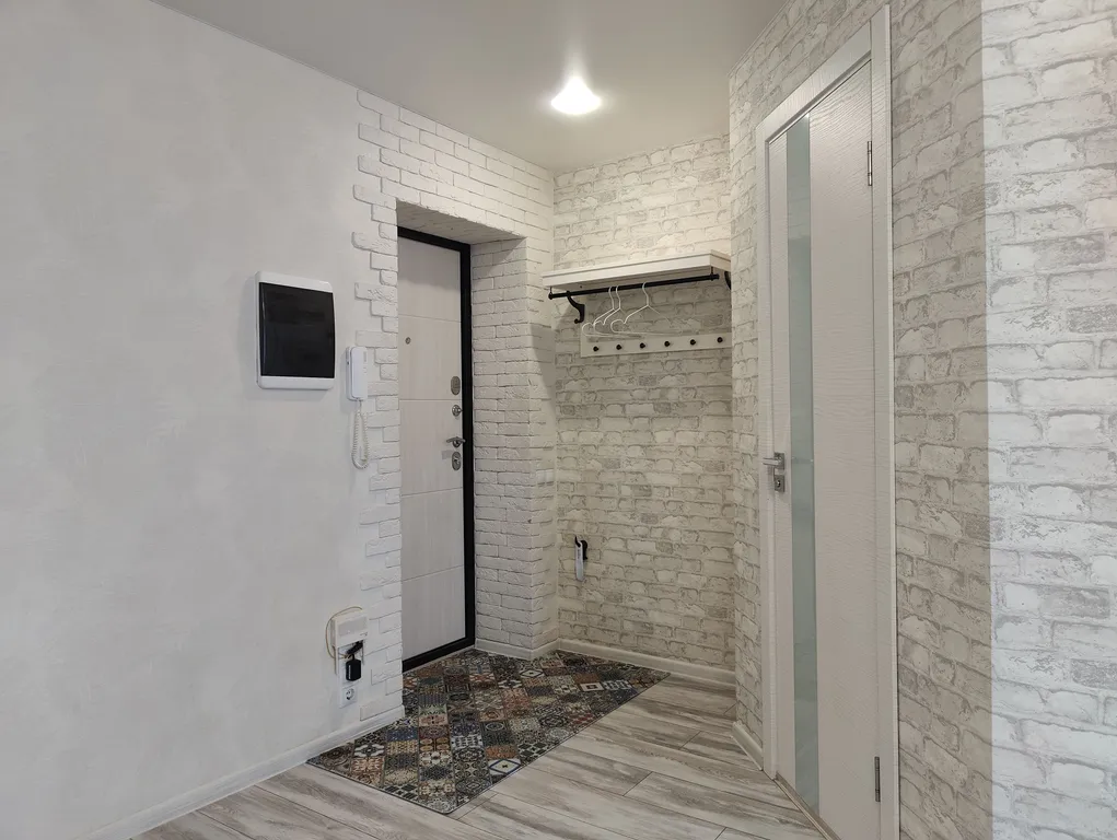 2-комнатная с видом на площадь Ленина