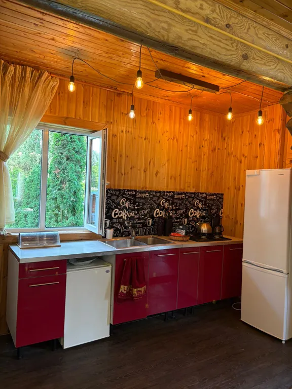 Уютный дом у озера