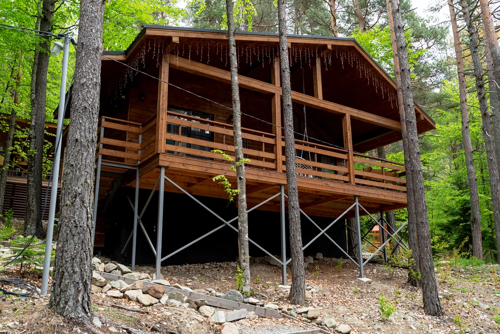 Шале в лесу с видом на горы (до 6-ти человек)