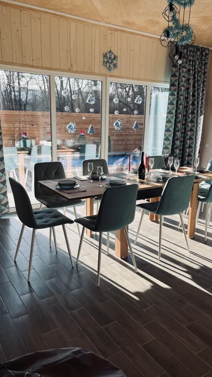 Вилла на берегу реки