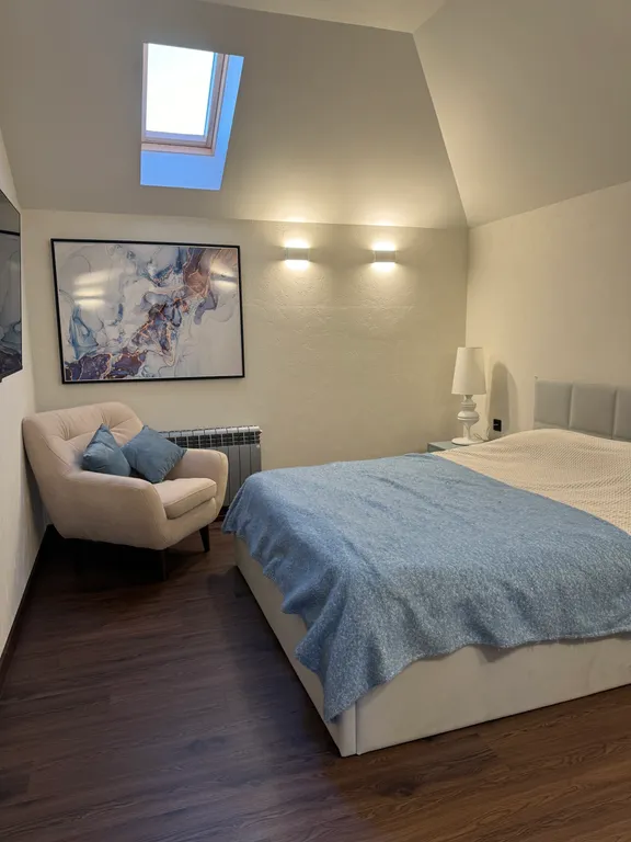 Новый дом с подогреваемым бассейном и сауной