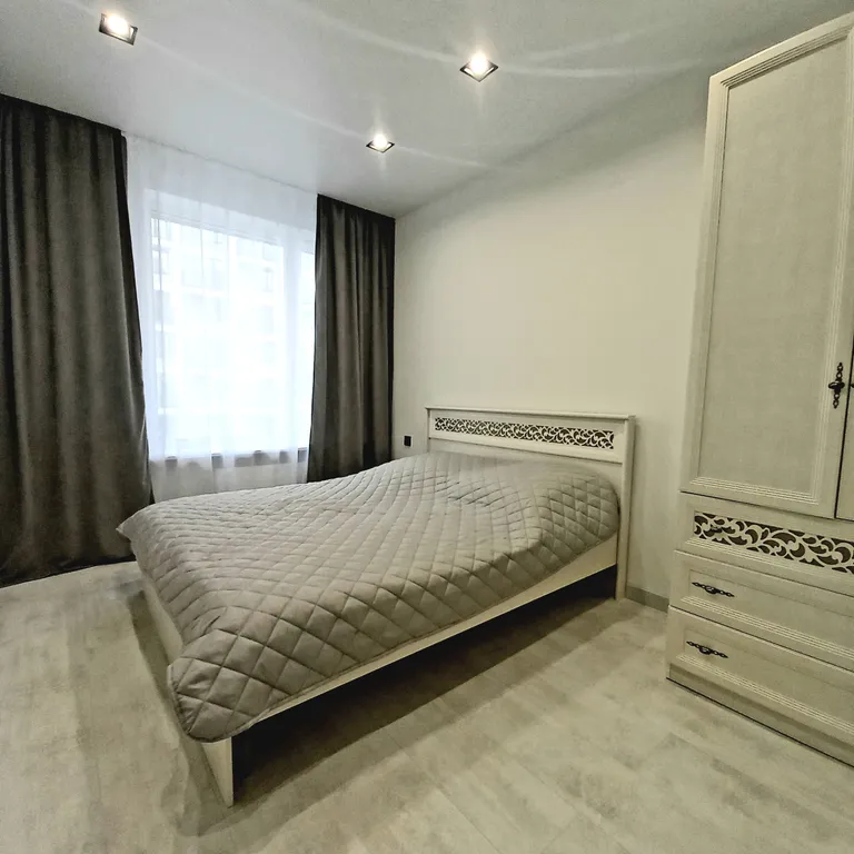 Красивая новая квартира в центре — аренда посуточно в Курган