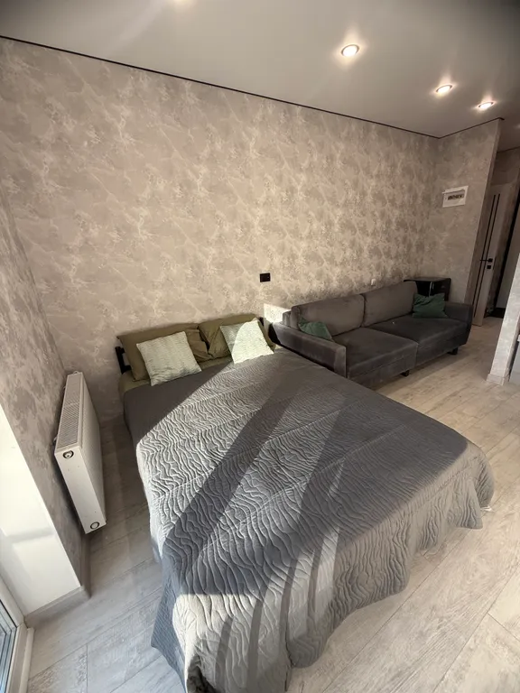 Квартира Шикарная студия на въезде в город — аренда посуточно в Сургут