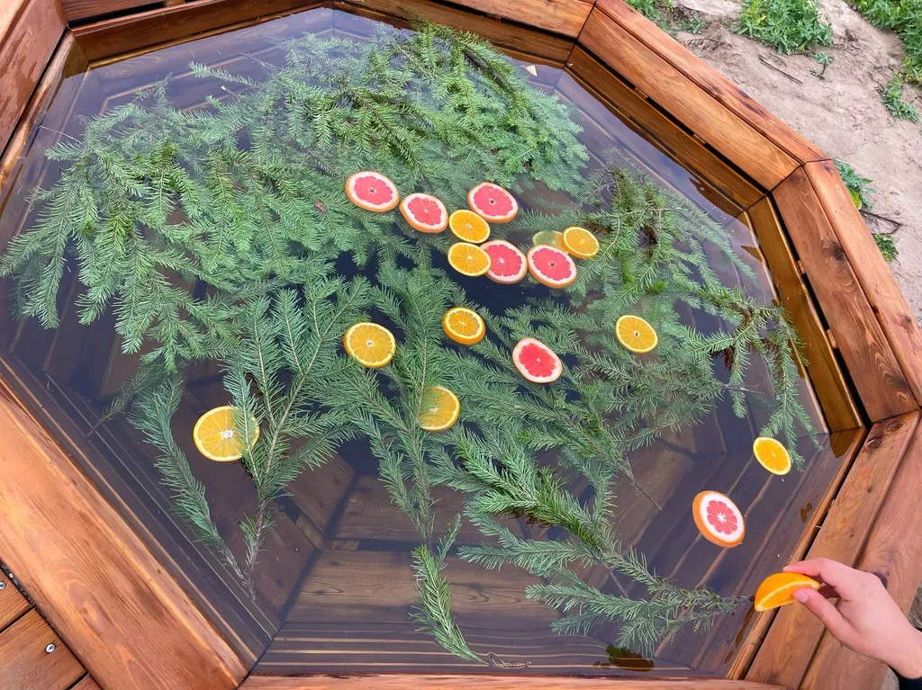 Треугольный дом Афрейм с видом на лес и подогреваемым бассейном