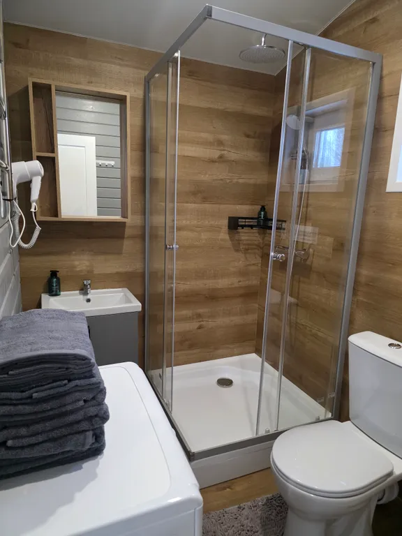 Дом Безмятежный на заливе реки Нерль с видом на лес