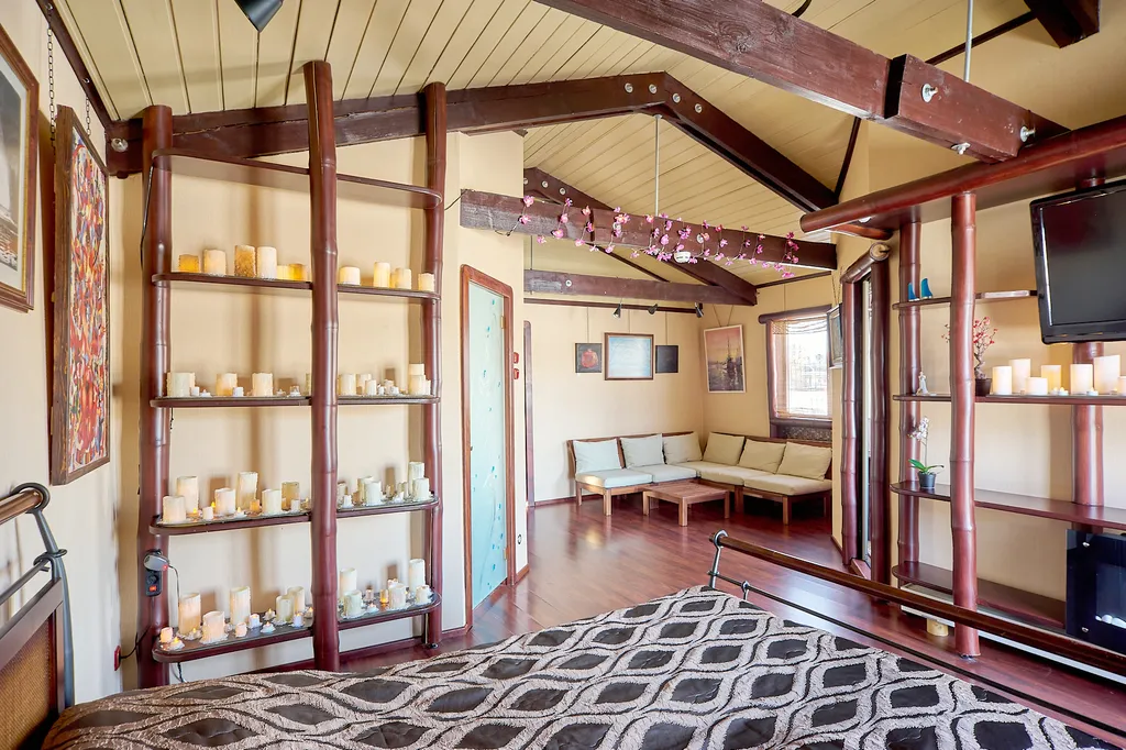 Дом на воде Nevo у берега Крестовского острова