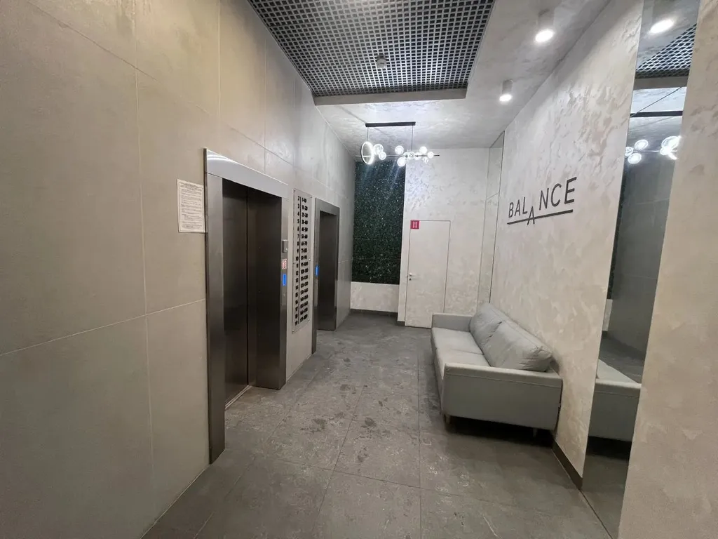 Просторная, теплая двухкомнатная квартира