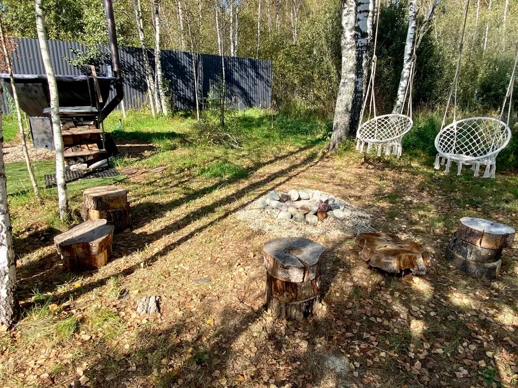 Домик с видом на лес