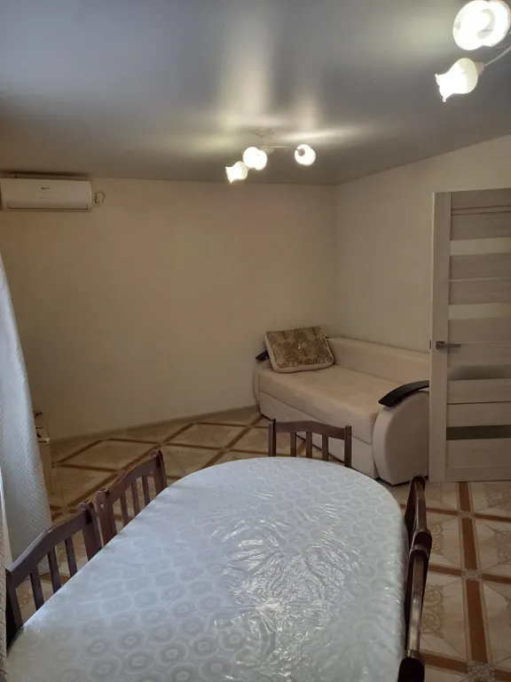 Трехкомнатная квартира на берегу моря