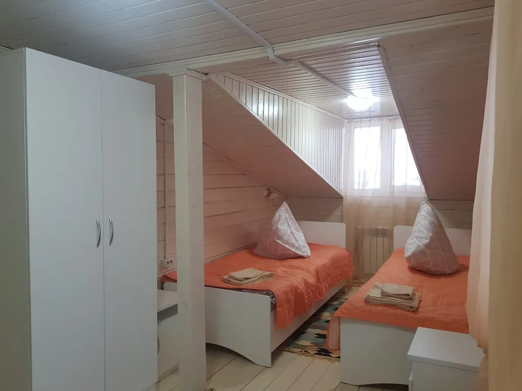 Семейный домик с видом на храм