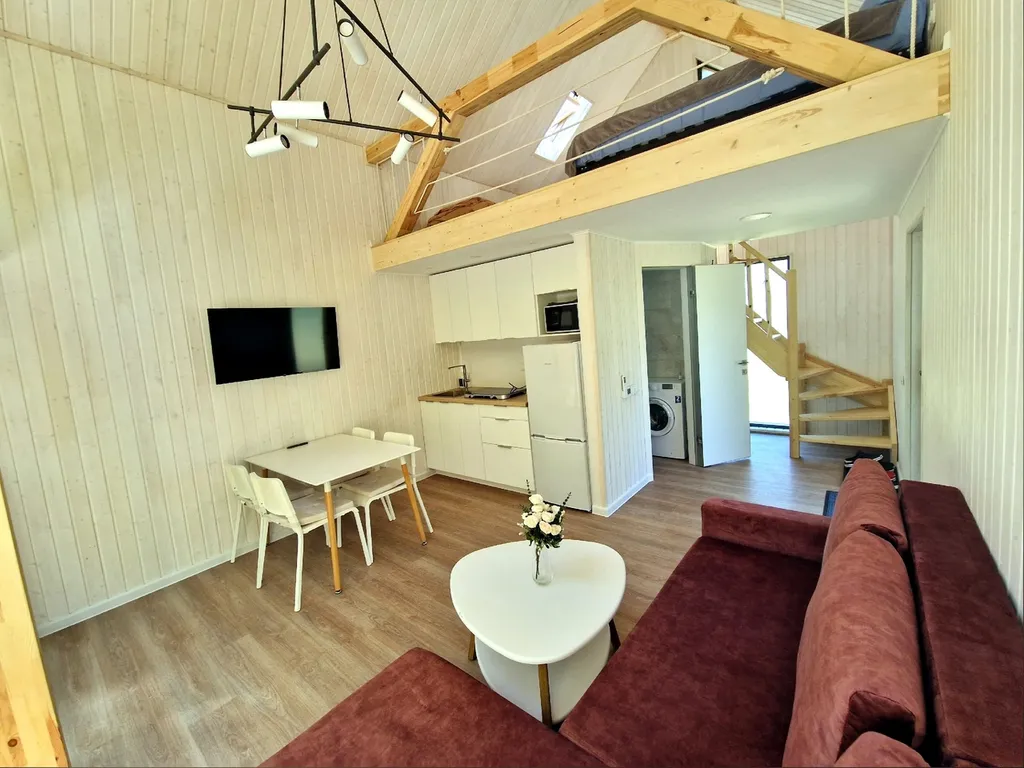 Двухуровневый коттедж Тенерифе с террасой