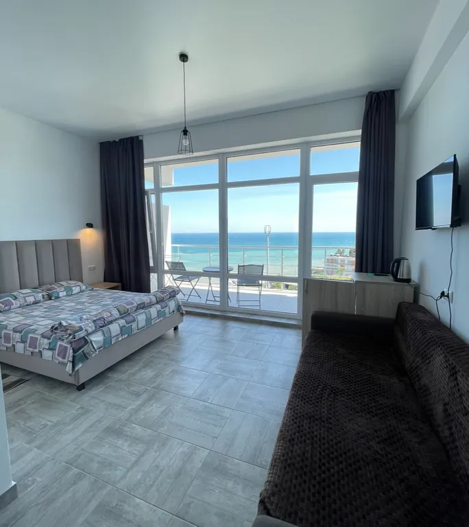 Трехместный номер с видом на море