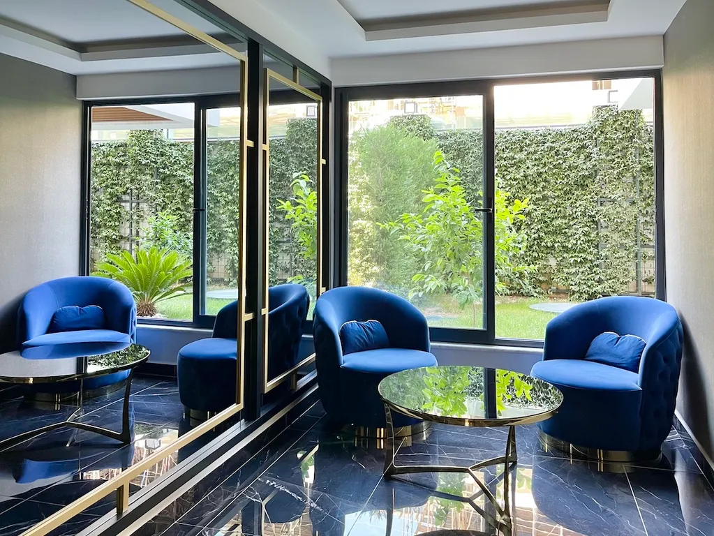 Стильные апартаменты в центре у пляжа Клеопатра