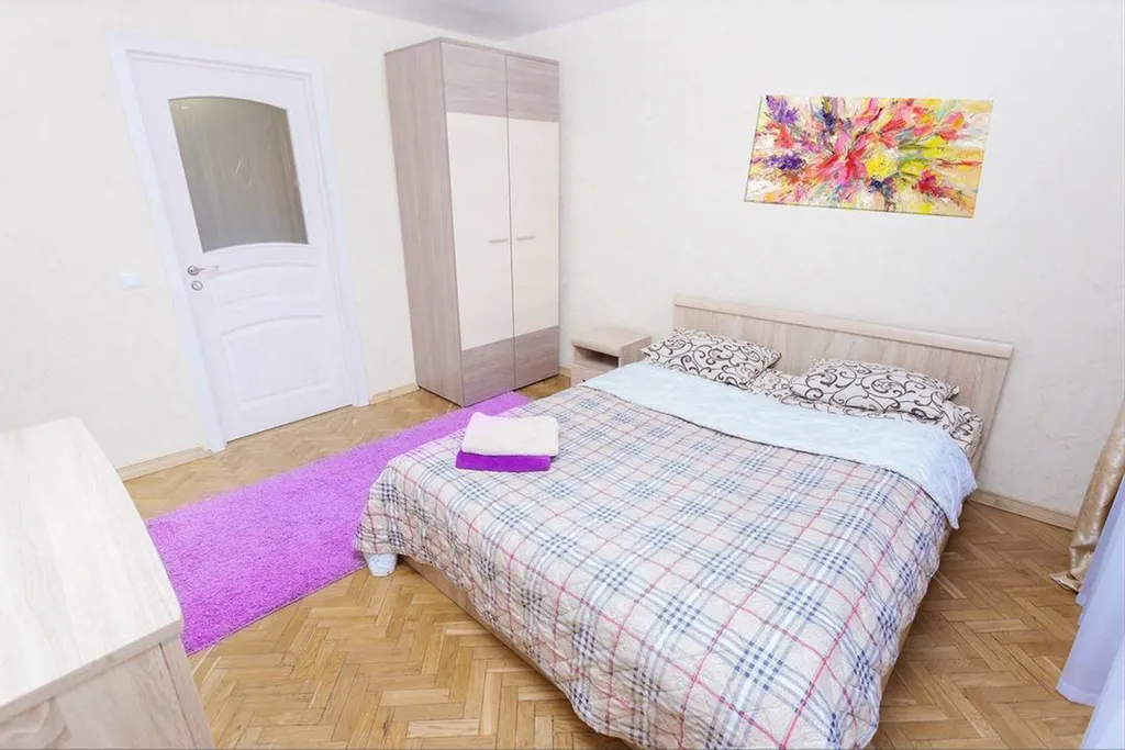 Квартира Центр 2-х комнатная квартира на 6 человек рядом с метро — Минск