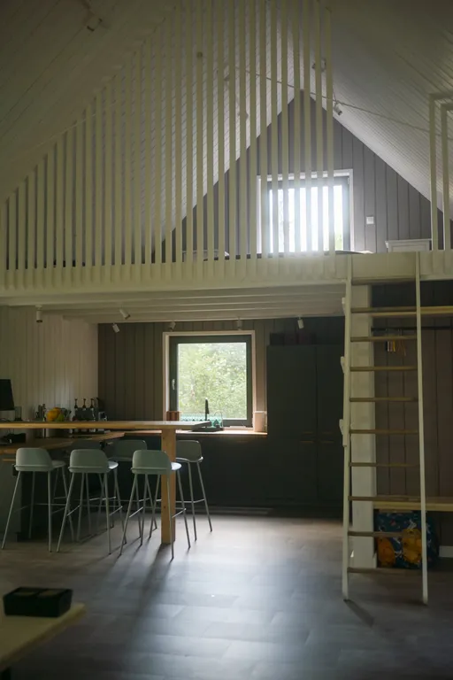 Барнхаус Макс Юбаба с большой террасой, высокими потолками