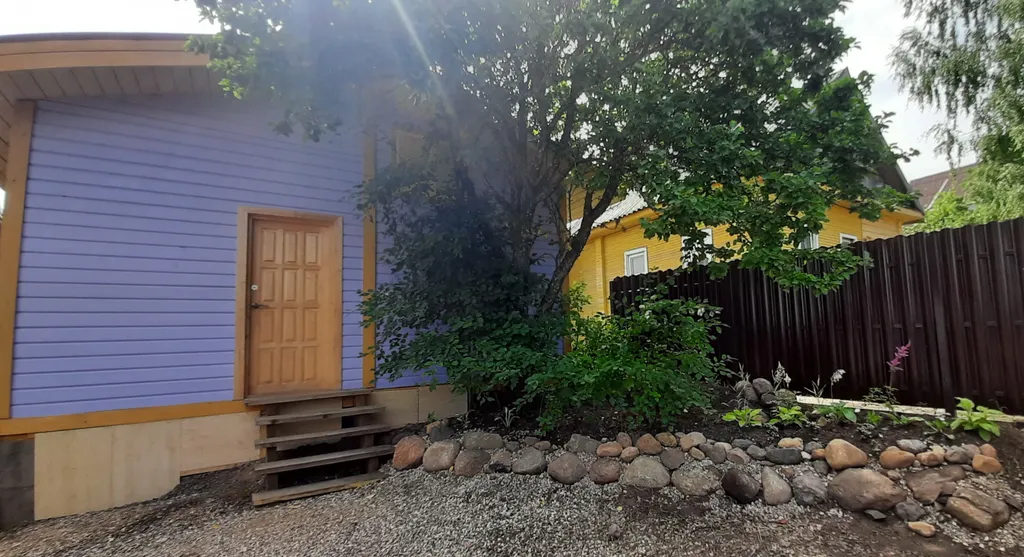 Домик у озера