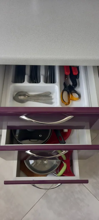 Кондиционер и камин.