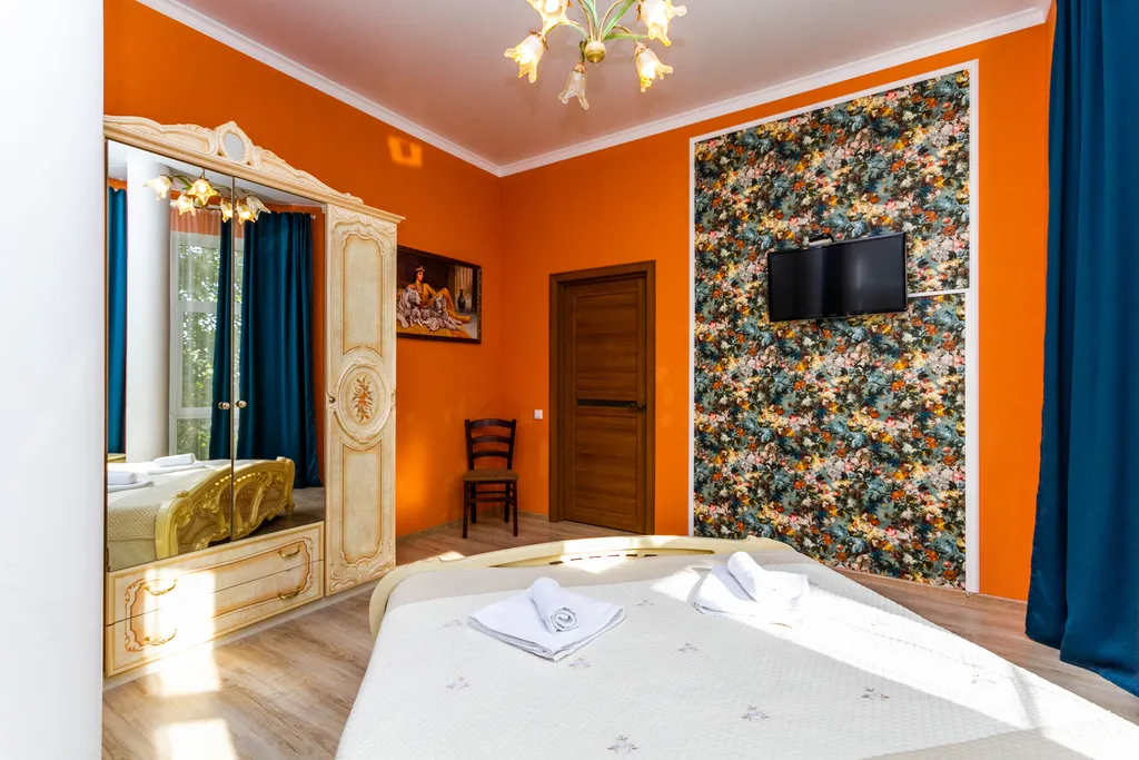 Театральный