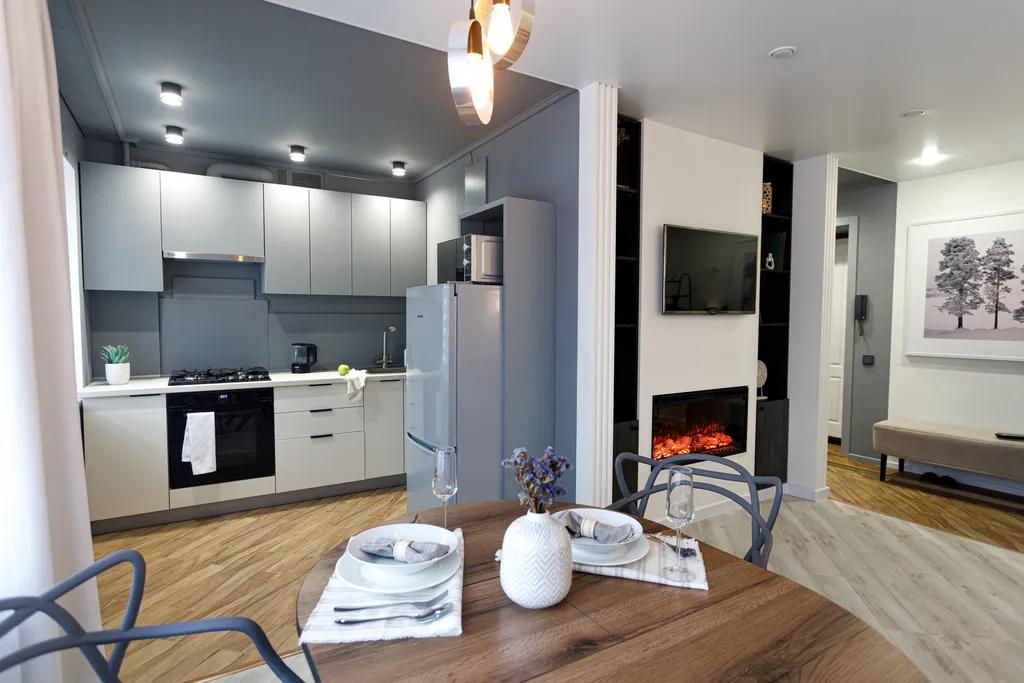 Дизайнерская квартира с камином