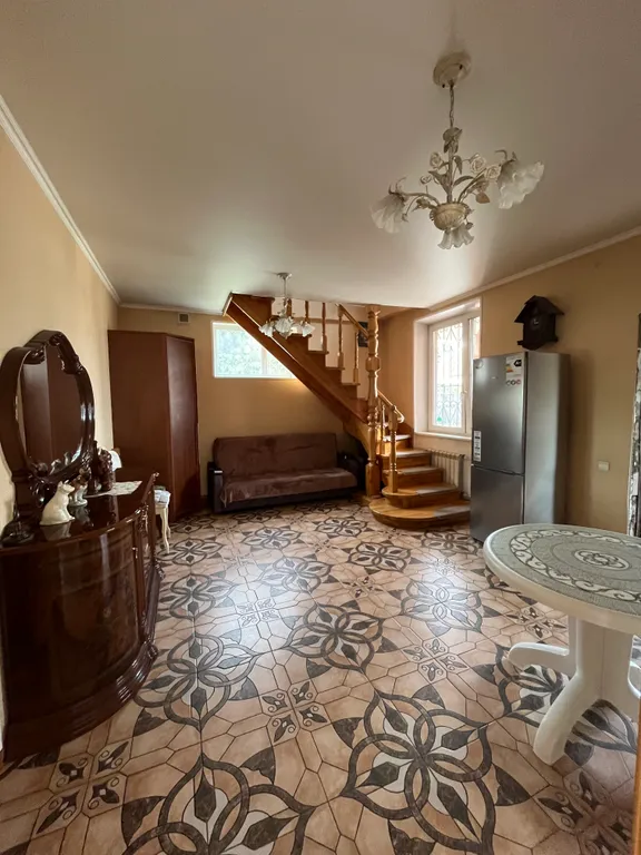 Шикарный загородный дом с бильярдом