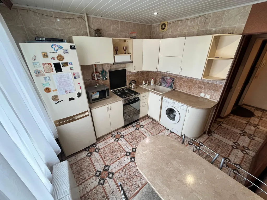 Комфортная 3-комнатная квартира рядом с ТЦ Сатурном