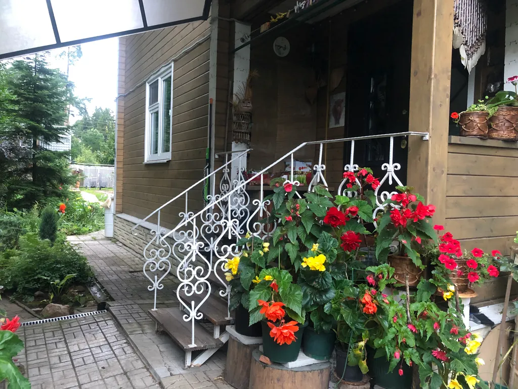 Большая комната на 2-ом эт. деревянного дома