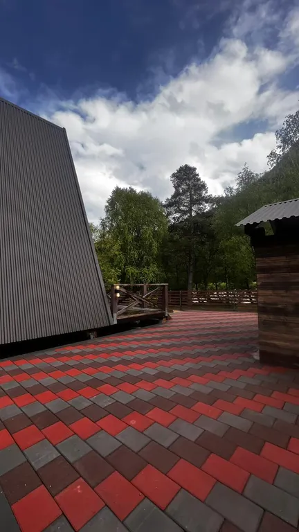 Треугольный дом River House