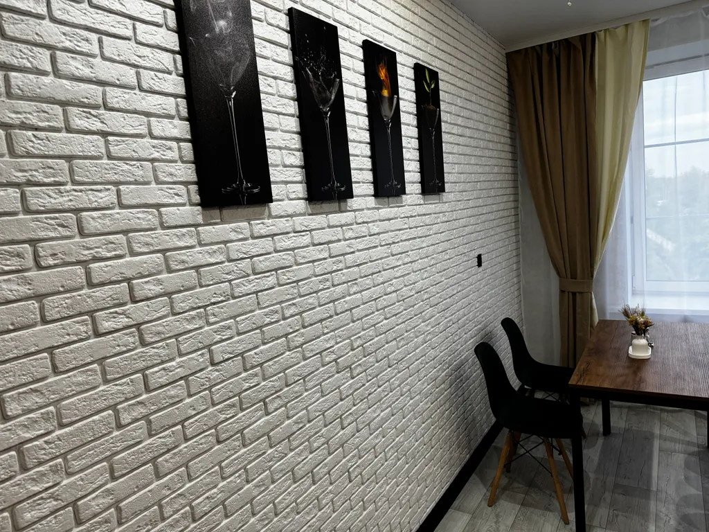 Большая Уютная 1-комнатная квартира,своя парковка,рядом магазин,центр