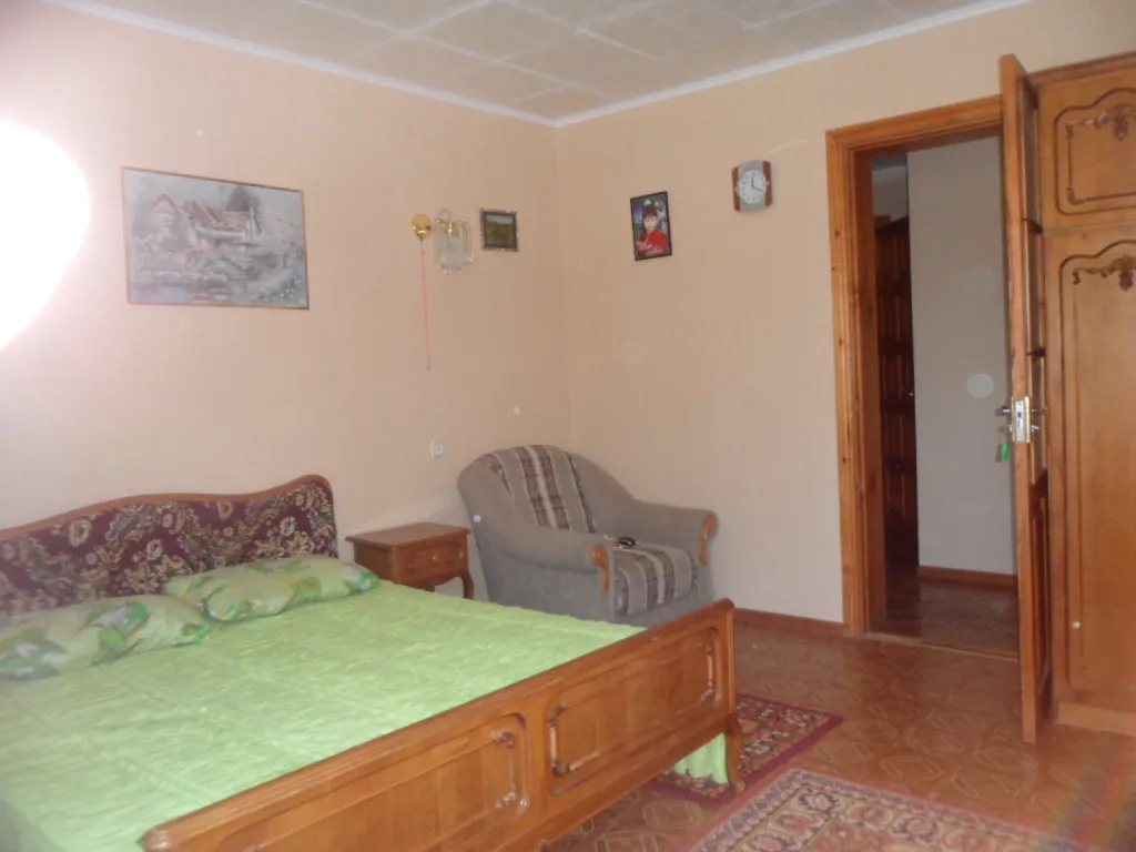 Трех комнатная квартира в частном доме в 5-ти минутах от набережной — аренда посуточно в Евпатория