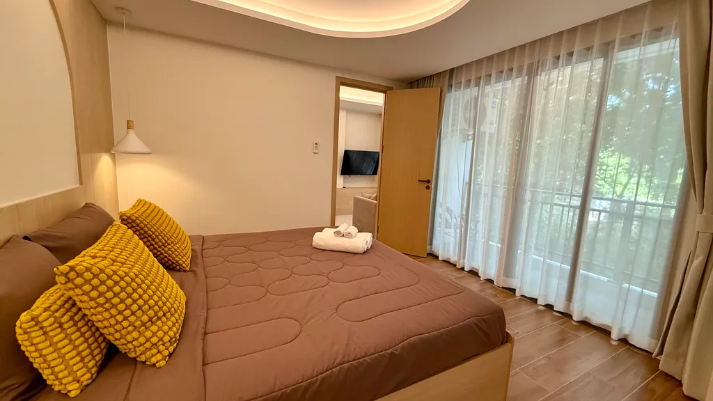 Просторная однушка у моря с бассейном и Wi-Fi 500 мбит/с