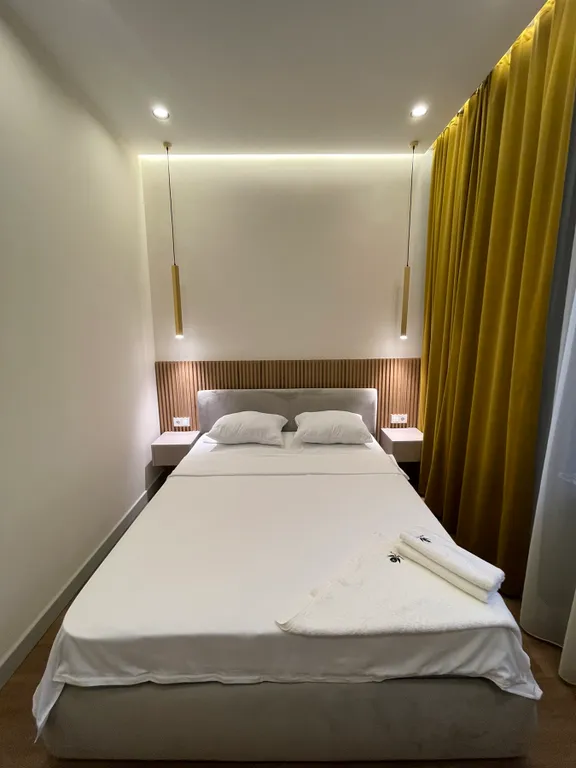 Студия Золотоe Aygestan plaza