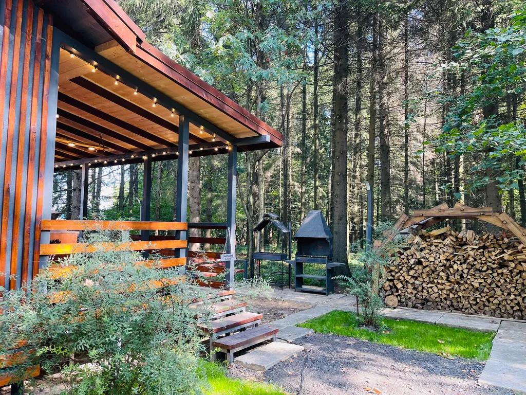 Домик у леса