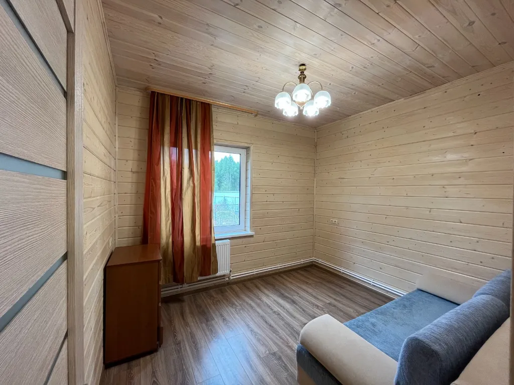 Дом и баня в окружении сказочного леса