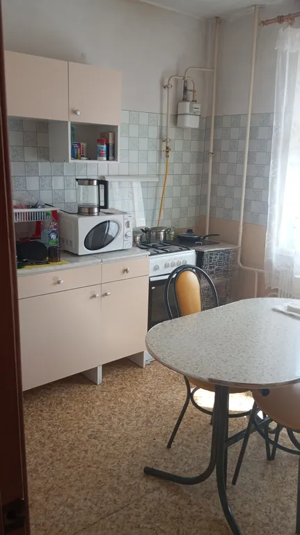 2-х комнатная квартира, есть все для проживания