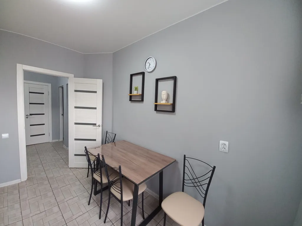 Квартира Просторная уютная 2 - комнатная квартира в новом доме — Элиста