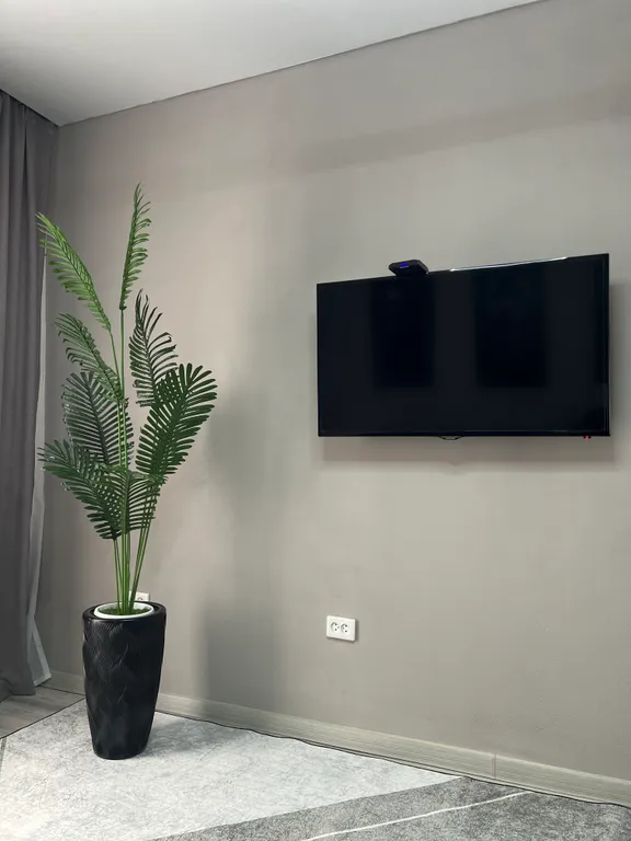 Стильная двухкомнатная квартира в центре города на 2 этаже