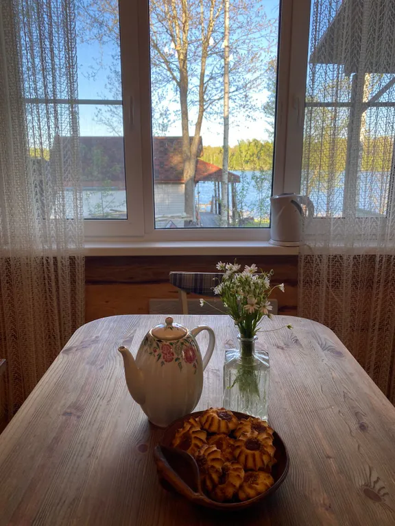 Дом на берегу озера