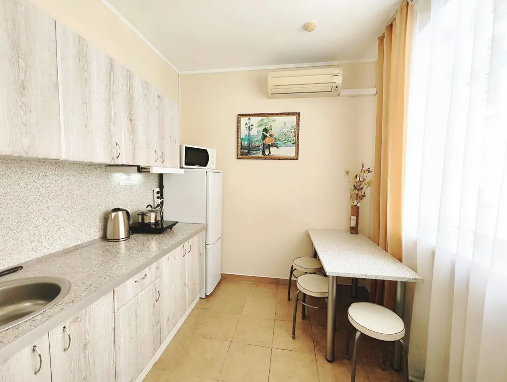 Апартаменты с одной спальней и балконом в гостевом доме Регион 86