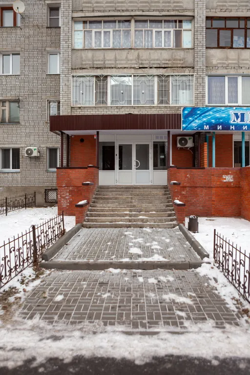 Большая студия со спальней