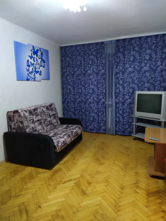 2-комнатная Квартира — аренда посуточно в Шахты