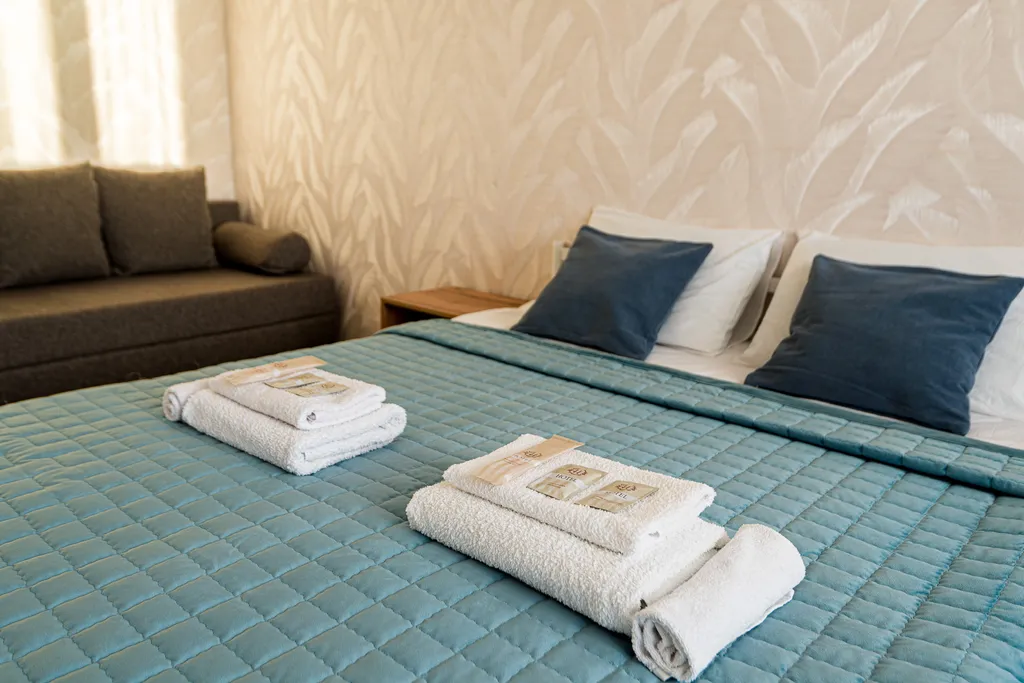 В центре у ТЦ Мега Молл, кондиционер, гостиничный сервис, бесконтактно